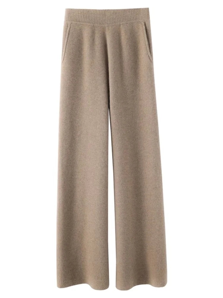 Witte dames comfort broek, ideaal voor zomerse dagen, met elastische tailleband en stijlvol design.