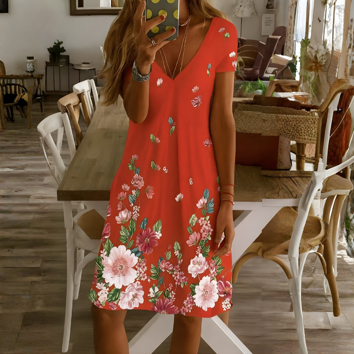 Casual zomerjurk voor dames, met vrolijke bloemenprint, comfortabel en ideaal voor elke dag.