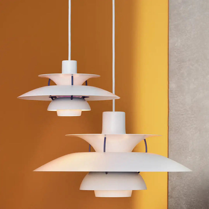 Strakke dimbare LED plafondlamp, rond, voor helder licht in de woon- of eetkamer.