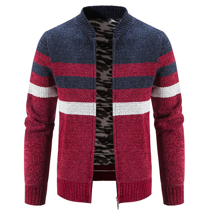 Comfortabel warm heren vest met gestreept patroon en rits. Essentieel voor koude herfst- en winterdagen.