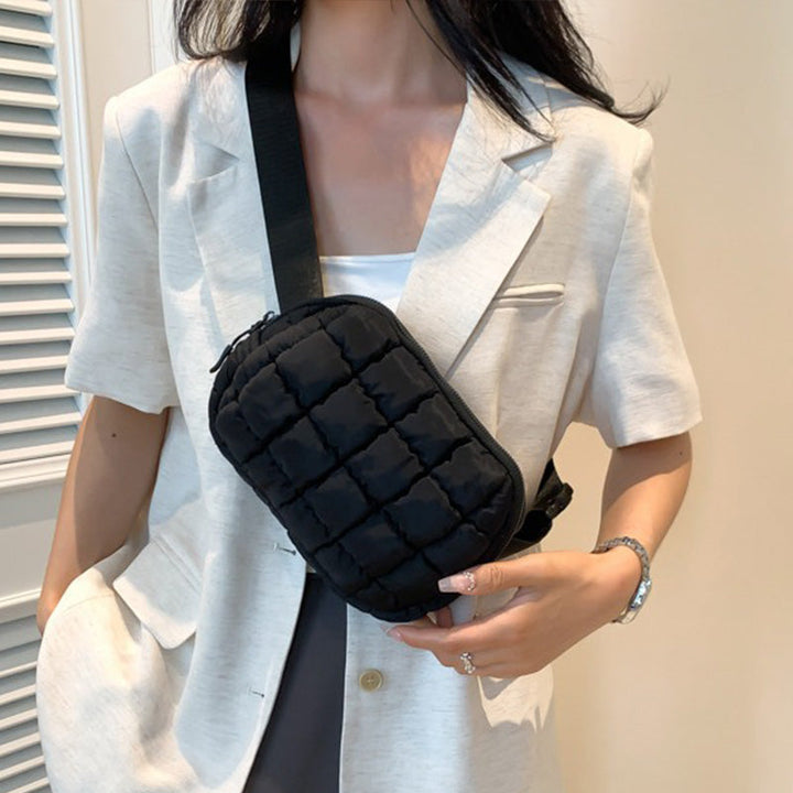 Stijlvolle nylon puffer crossbody tas, een duurzaam en waterafstotend accessoire voor vrouwen.