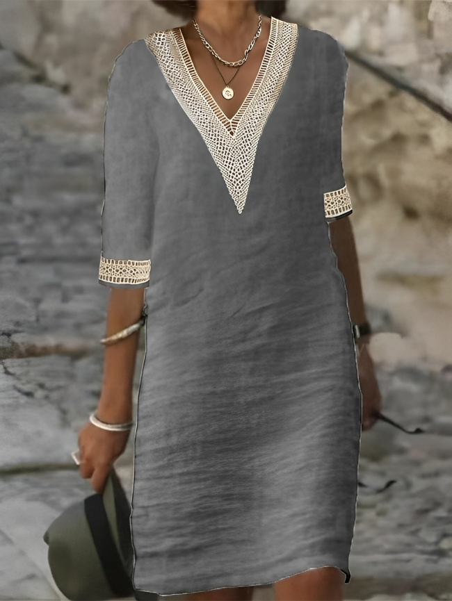 Zomerse damesjurk met een prachtig vloeiend silhouet. Deze luchtige, comfortabele jurk is perfect voor modebewuste vrouwen.