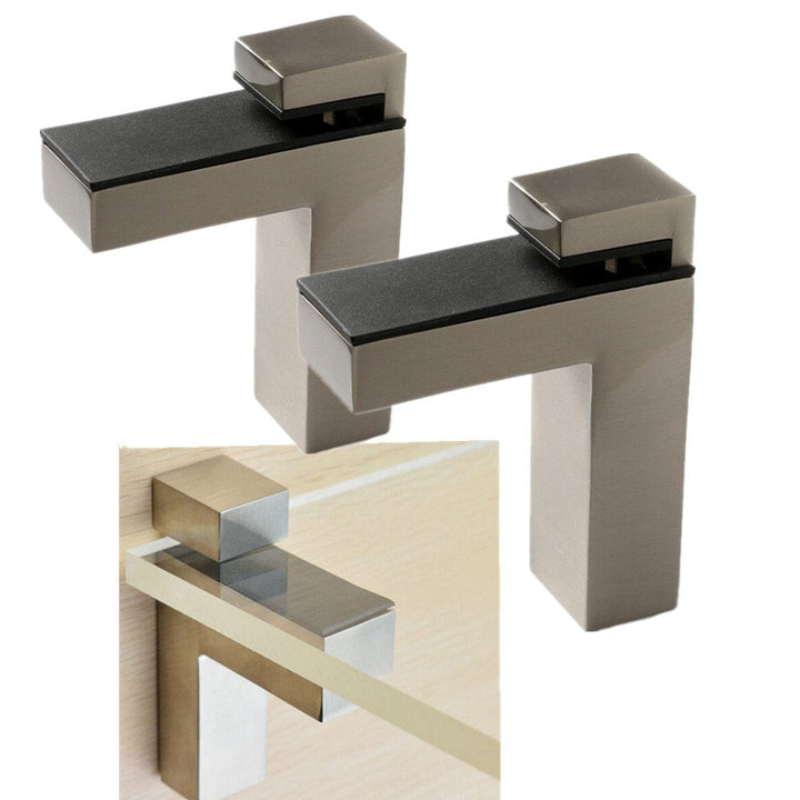 Universele verstelbare metalen klem voor planken, ideaal als stijlvolle plankdrager in elk interieur.