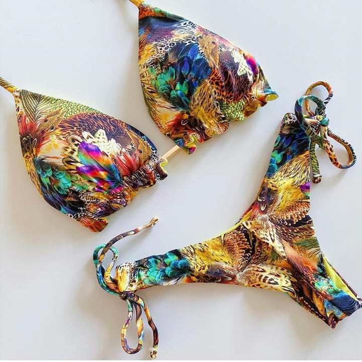 Sexy Juna damesbikini, deel van de zomercollectie. Trendy zwemoutfit voor fashionbewuste dames.