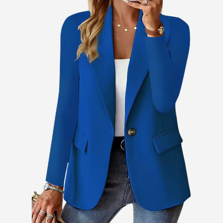 Witte getailleerde damesblazer van Hoymans. Elegant, modieus en een onmisbare toevoeging aan je kleding.