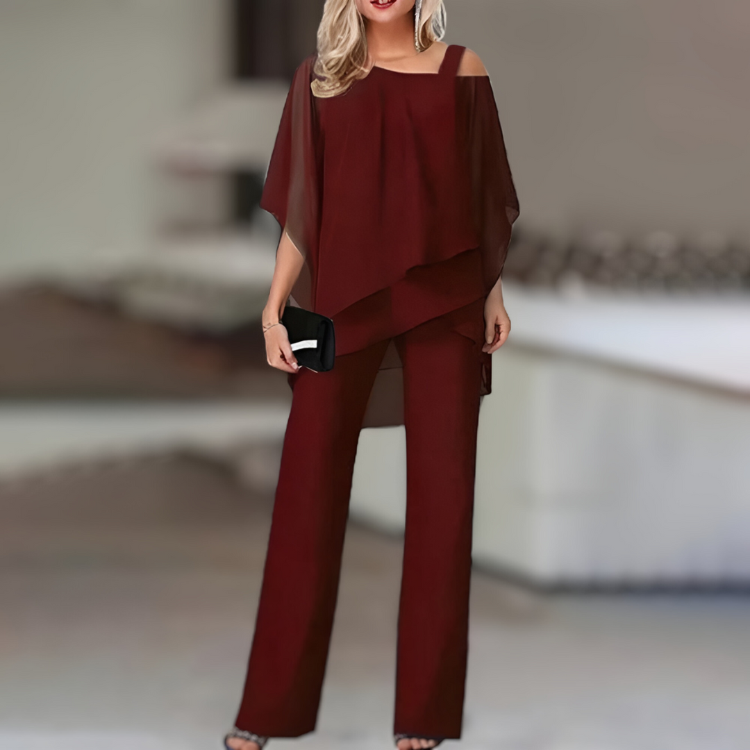 Modieuze dames zomeroutfit: elegante tweedelige set, comfortabel en stijlvol voor elke gelegenheid.