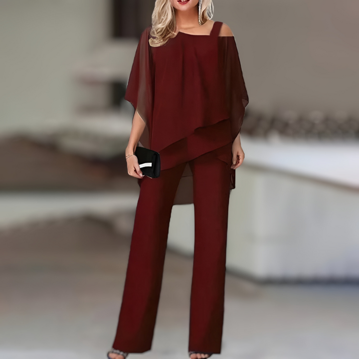 Modieuze dames zomeroutfit: elegante tweedelige set, comfortabel en stijlvol voor elke gelegenheid.