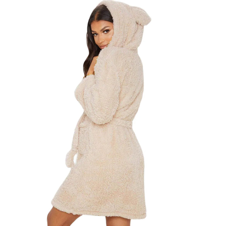 Dames badjas van zacht fleece met capuchon en leuke oren, ideaal voor warmte en comfort.