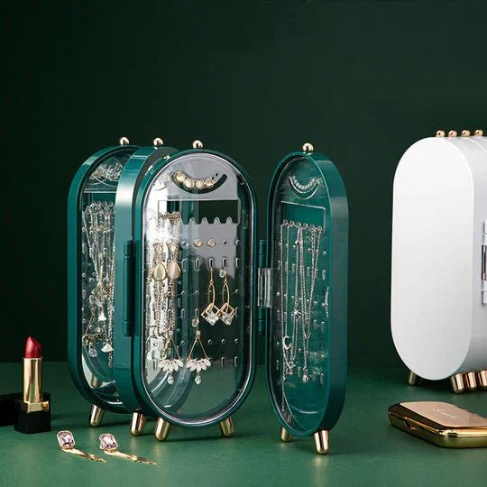 Gedetailleerde weergave van de milieuvriendelijke sieraden organizer met ring-, oorbel- en kettinghouders.