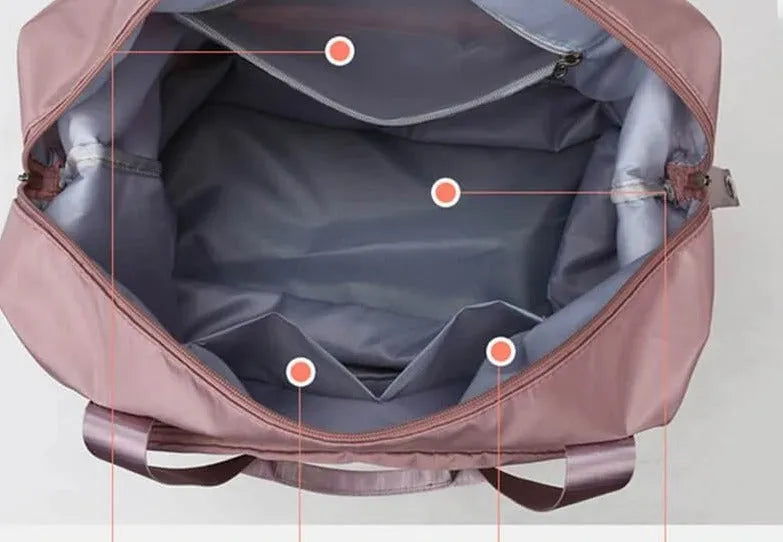 Compacte reistas die veel bagage kan bevatten, ideaal als handtas organizer voor georganiseerd reizen.