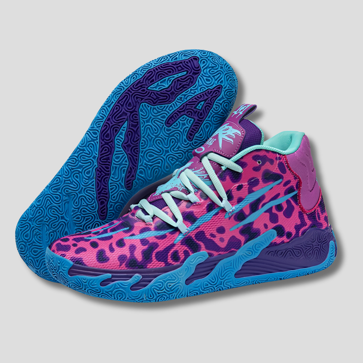 New4 sportschoenen met versterkte hiel voor extra stabiliteit en bescherming, essentieel voor snelle stops en sprongen.