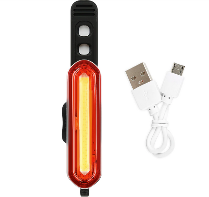 Zichtbaarheid gegarandeerd met dit afneembare USB oplaadbare LED achterlicht. Ideaal voor fietsen in het verkeer.