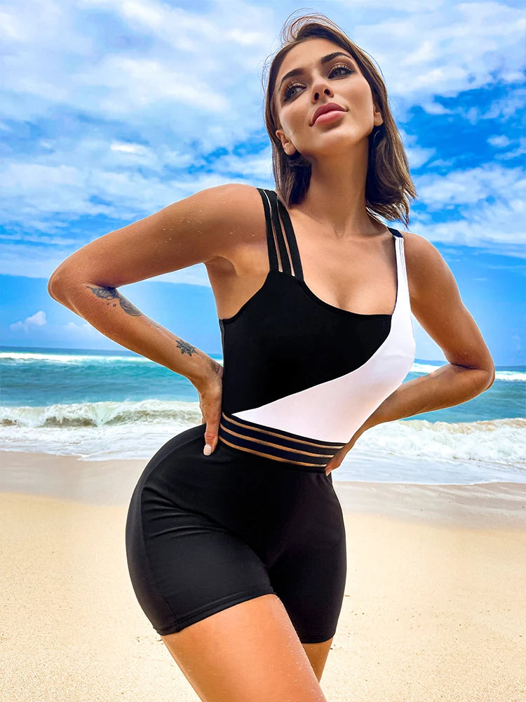Modern dames badpak Veerle. Zwart-wit design, perfecte zwemkleding voor strand en zwembad.