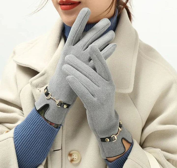 Stijlvolle Amelia dameshandschoenen, ideaal voor herfst en winter. Houdt handen warm met flair.