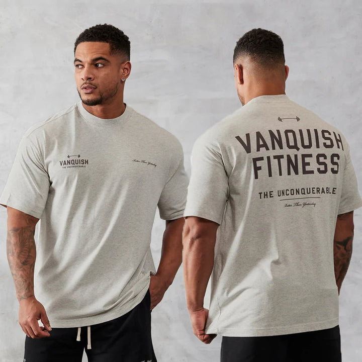 Vintage stijl heren sportshirt oversized, ademend en perfect voor intensieve trainingen of casual wear.