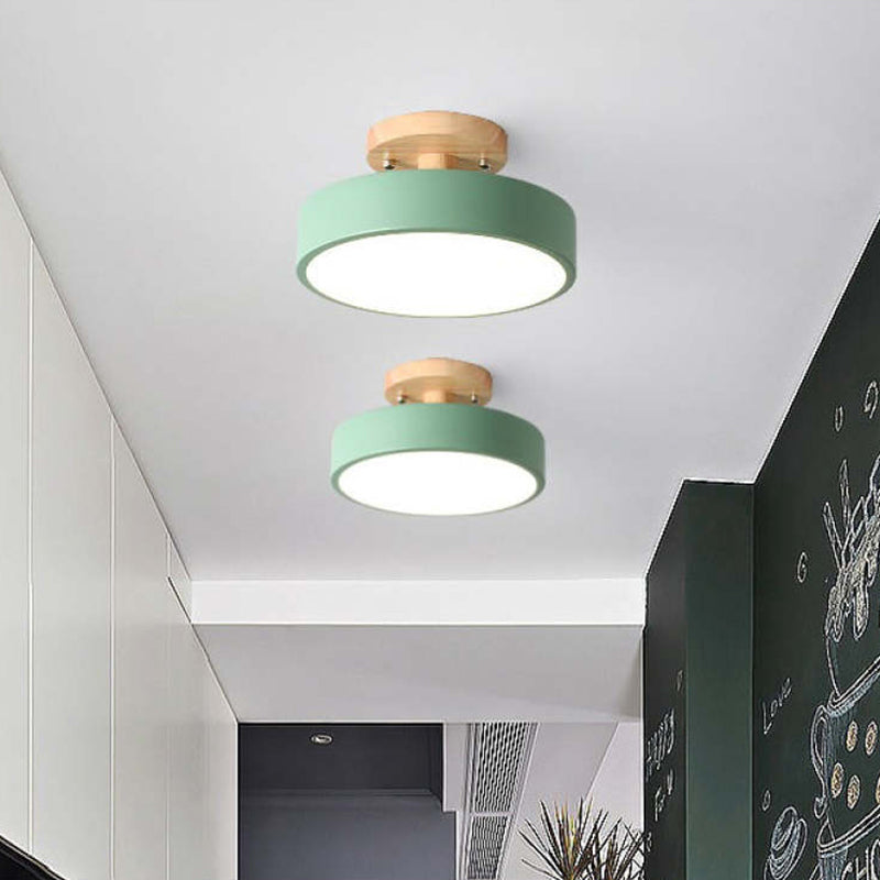 Houten design LED plafondlamp 36W, dimbaar, voegt warmte toe aan elke moderne ruimte.