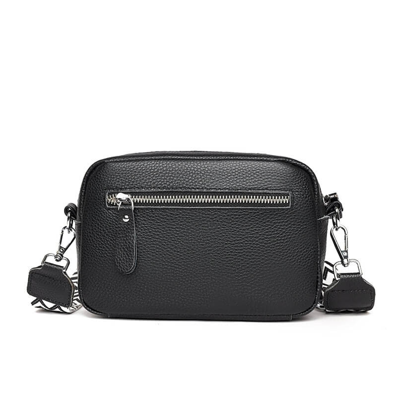 Zwarte luxe leren schoudertas voor dames, compact formaat, stijlvol en elegant accessoire.