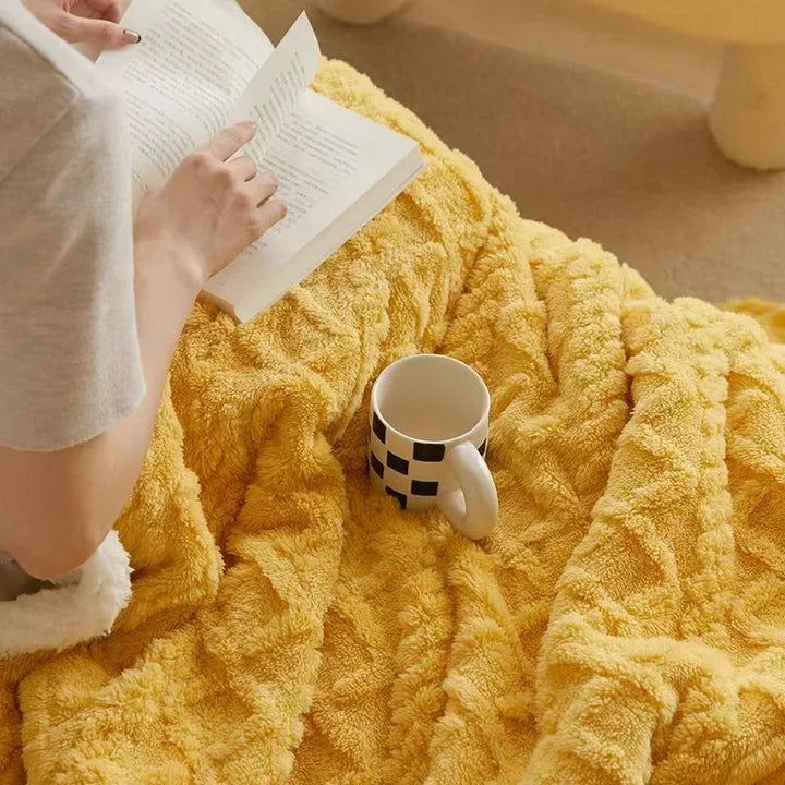 Stijlvolle lamswollen winterdeken, dik fleece deken voor comfort; perfecte huisdecoratie voor elk interieur.