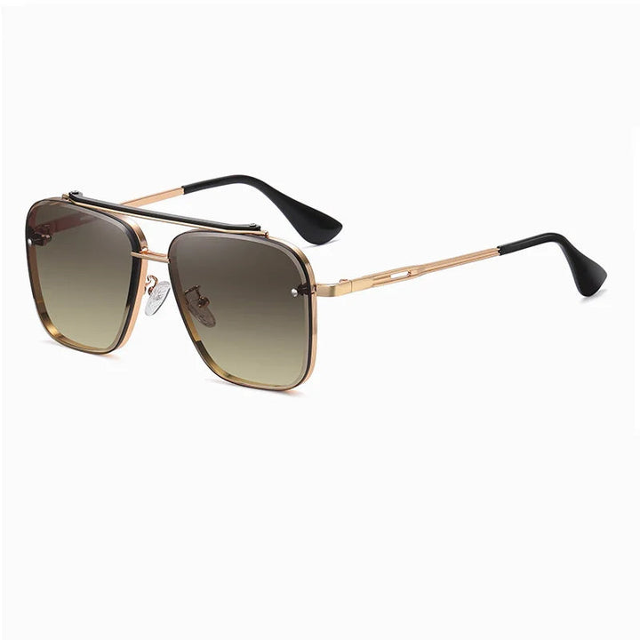 Trendy heren zonnebril, groot montuur, metalen frame. Stoer en stijlvol accessoire voor een moderne look.