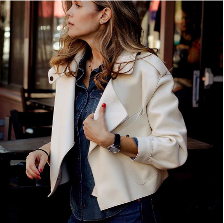 Zwarte leren damesjas Chaqueta™️. Trendy en comfortabele seizoensjas, ideale bovenkleding voor vrijetijd of casual mode.
