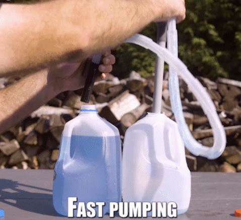 Veilige vloeistofpomp, ideaal gereedschap voor moeiteloos overhevelen van water en andere vloeistoffen.
