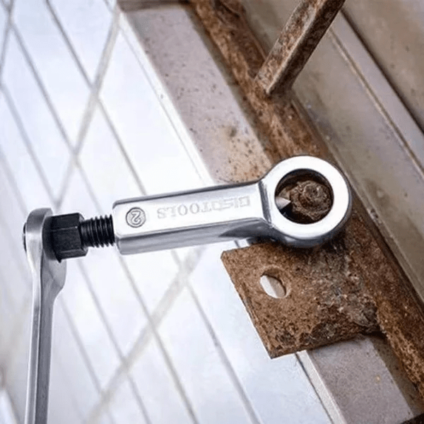 Degelijke moerensplijter voor mechanica, onmisbaar klusgereedschap voor elke werkplaats.