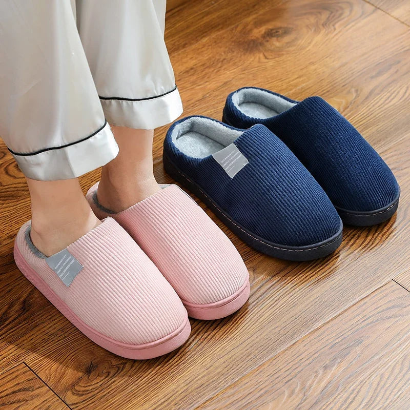 Comfortabele SunStride winterpantoffels, unisex sloffen met warme pluche voering voor thuis.