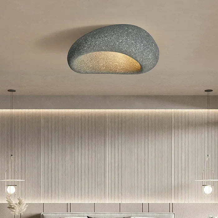 Duurzame Wabi Sabi plafondlamp, brengt serene en rustgevende sfeer met natuurlijk licht in uw gang of interieur.