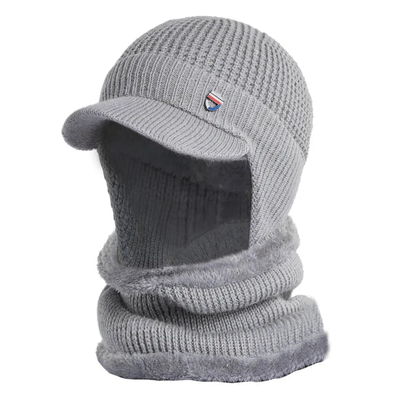Trendy herenmuts, gebreid, met klep. Perfect voor winterkleding en een stijlvolle look.