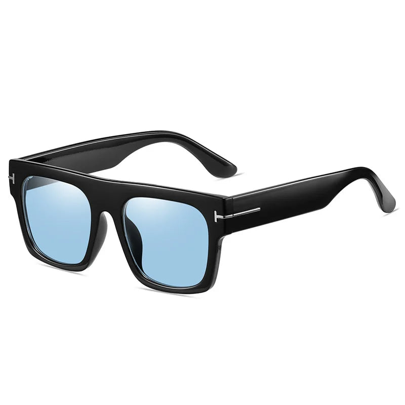 Vintage heren zonnebril met vierkant oversized montuur en grijs gradiënt glazen. Trendy oogbescherming.