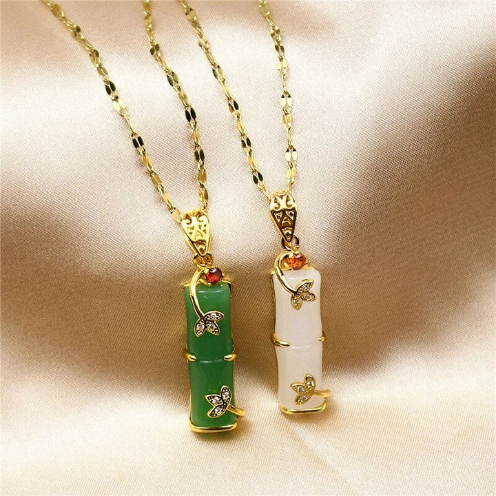 Spirituele dames halsketting met natuurlijke jade edelsteen amulet. Ideaal cadeau voor geluk en rijkdom.