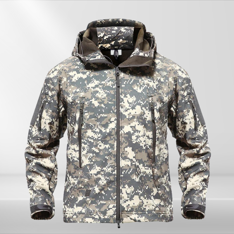 Legergroene tactische heren softshell jas 'Daan' met camouflage, perfect voor sportieve outdooractiviteiten.