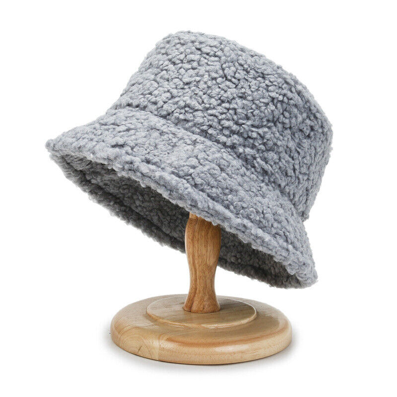 Zachte teddy vissershoed voor dames, een comfortabele en warme wintermuts.