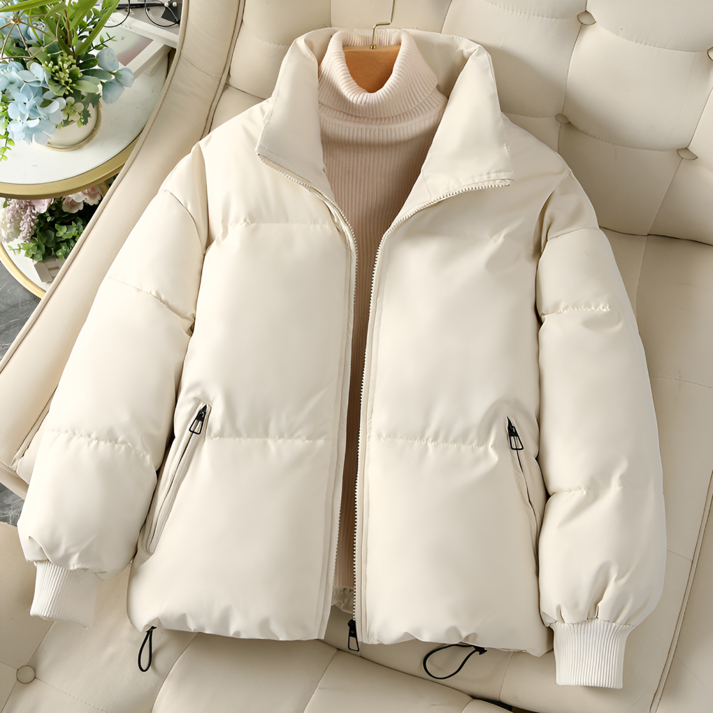 Stijlvolle dames winterjas, trendy puffer design, essentieel voor modebewuste vrouwen.