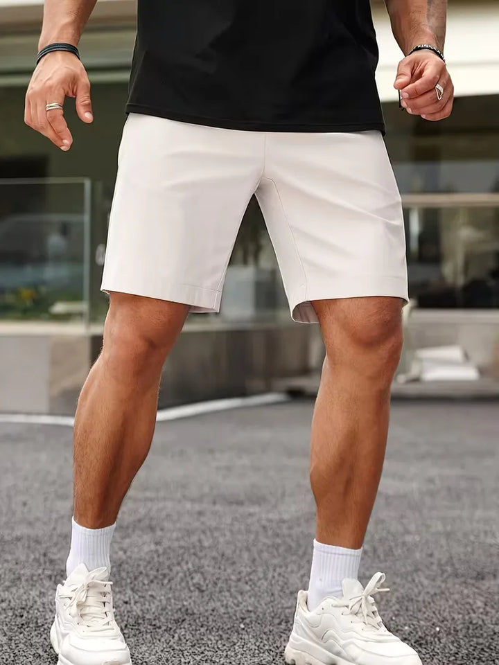 Stijlvolle beige heren chino shorts met regular fit, ademend voor comfortabele zomerdagen en herenkleding.