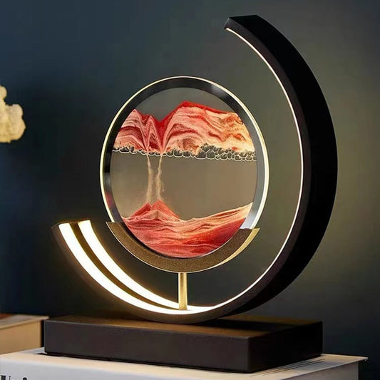 "3D zandschelp tafellamp met rustgevende zandpatronen, dynamische vormen en zachte LED-verlichting in modern acryl design."