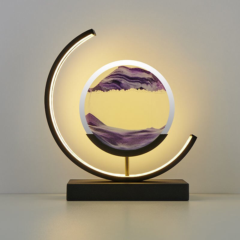 "3D zandschelp tafellamp met rustgevende zandpatronen, dynamische vormen en zachte LED-verlichting in modern acryl design."