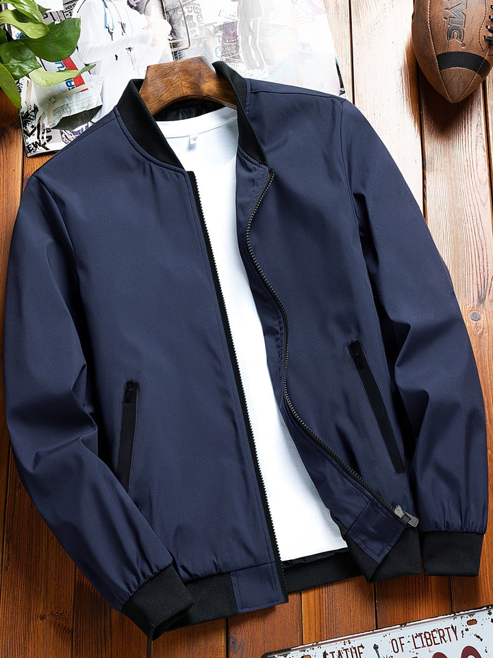 Lichtgewicht rode herenjas, perfect als zomerjack voor een trendy casual look.