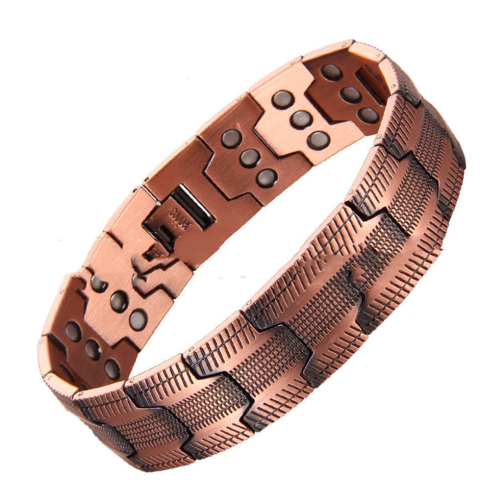 Elegante brede koperen bangle armband voor heren, modern sieraad dat elke outfit verrijkt.