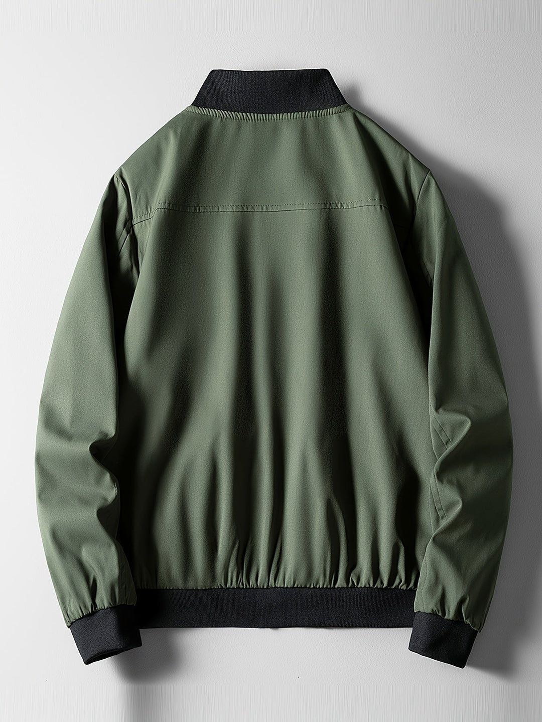 Stijlvolle rode heren zomerjas met rits, perfect voor een moderne vrijetijdslook.