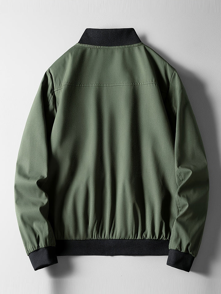 Stijlvolle rode heren zomerjas met rits, perfect voor een moderne vrijetijdslook.