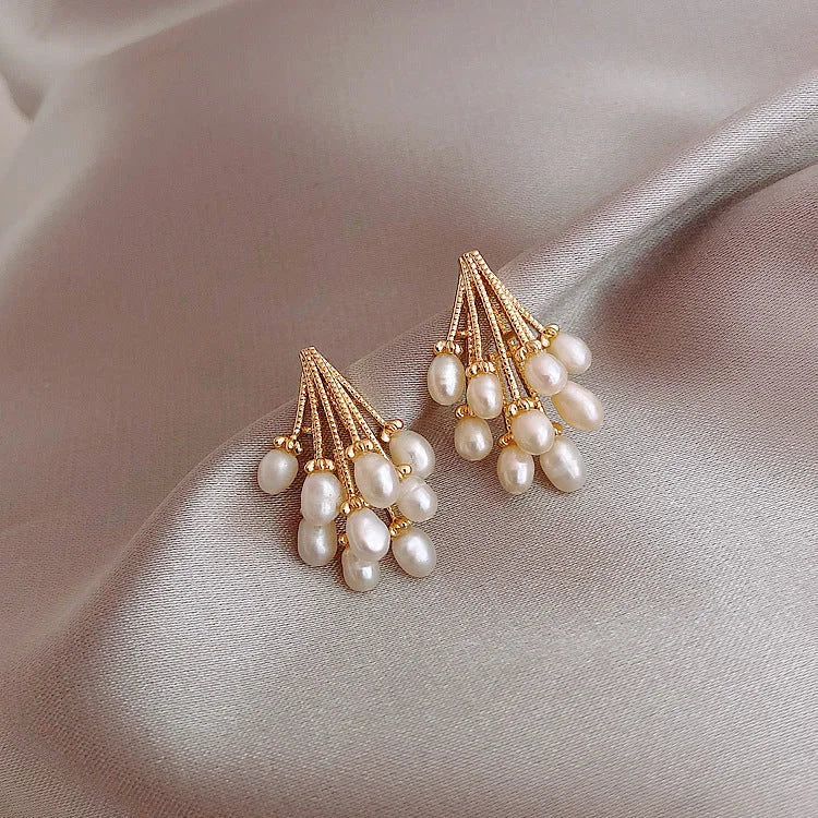 Dames 18K vergulde zilveren oorbellen met parelkwastjes, stijlvolle hypoallergene sieraden voor elke gelegenheid.