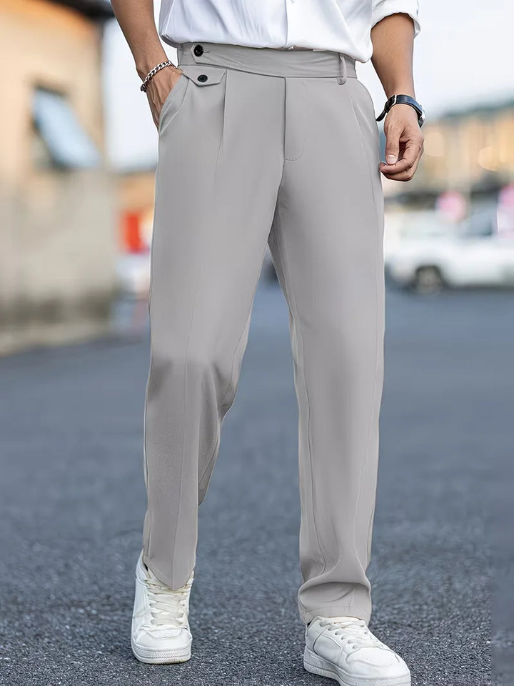 Zwarte heren straight leg broek, smart casual, cropped, essentieel voor garderobe.