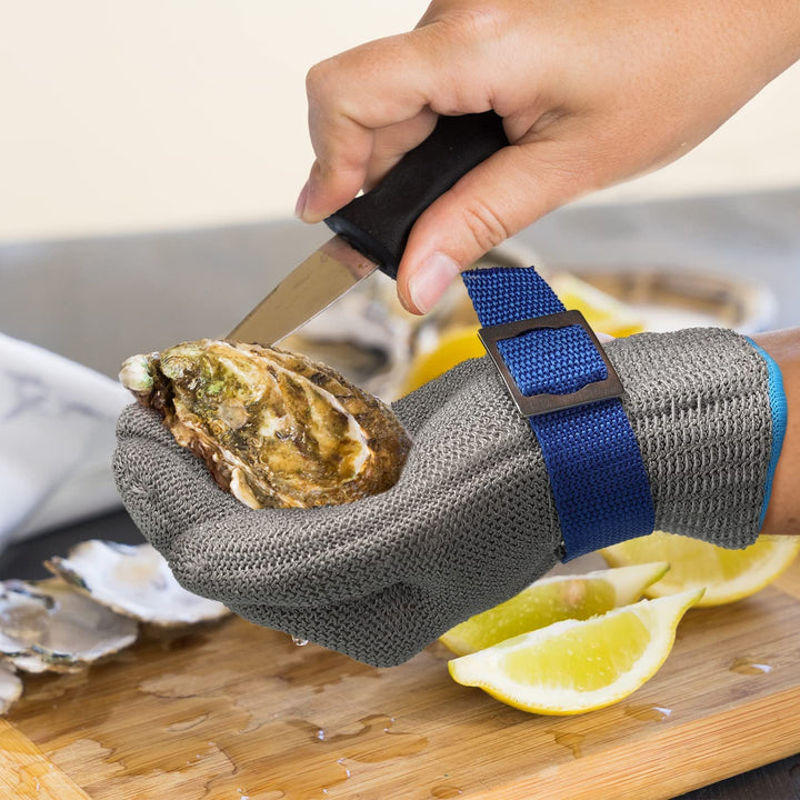 Duurzame RVS snijbestendige handschoen, essentieel voor veilige voedselbereiding en chef-koks.