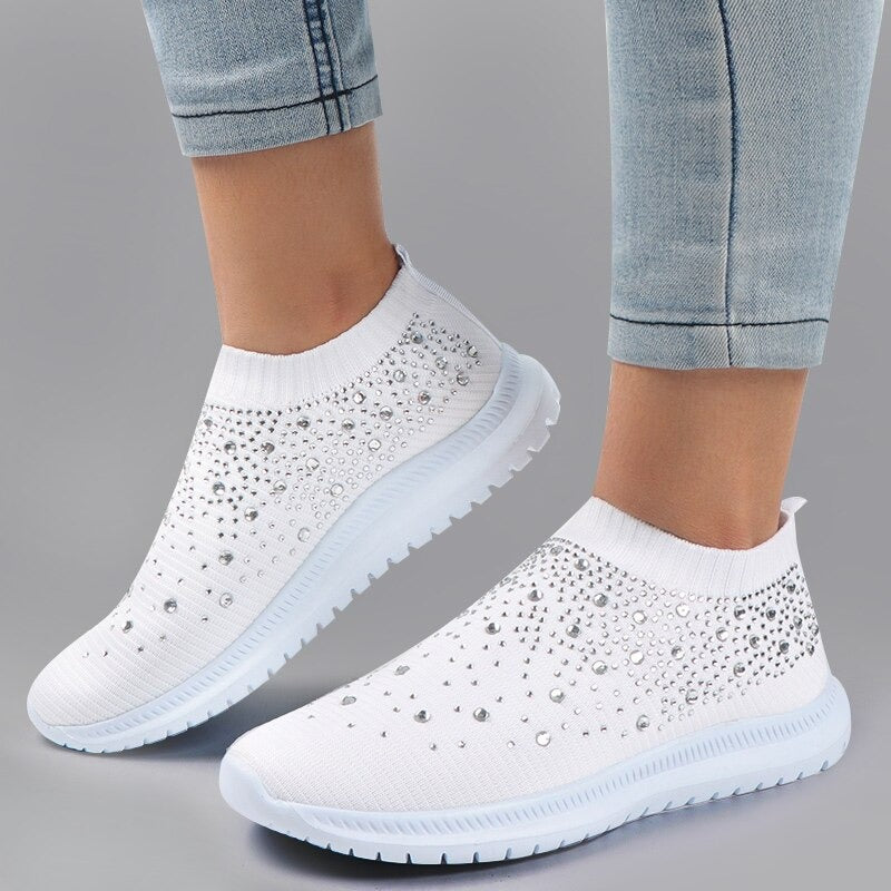 Lichtgewicht dames wandelsneakers met strass details voor comfort en stijl tijdens het lopen.