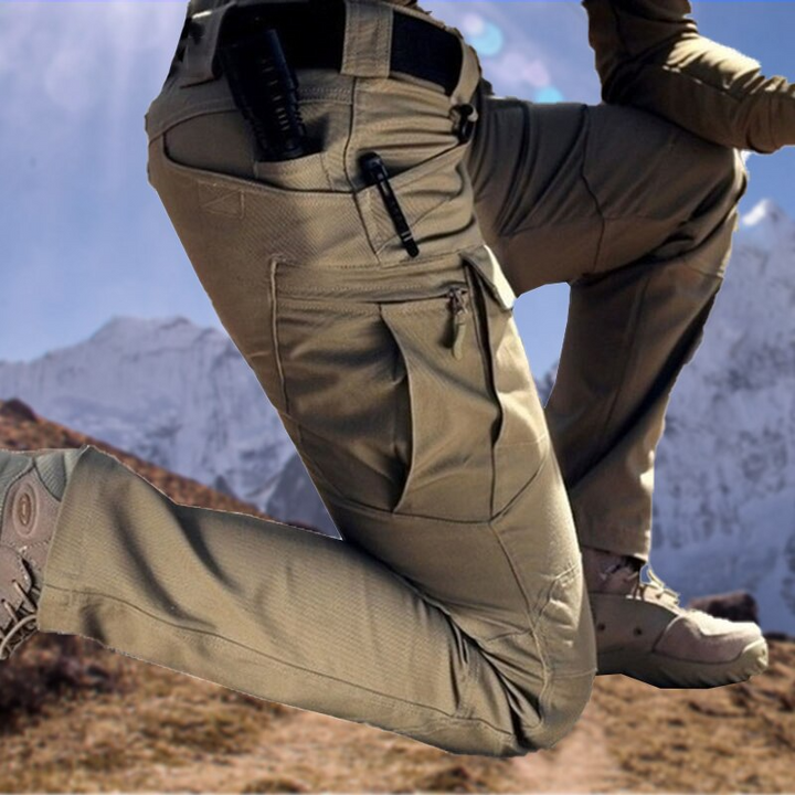 Comfortabele en duurzame heren werkbroek, een veelzijdige cargo broek voor werk, tactische taken of outdoor gebruik.