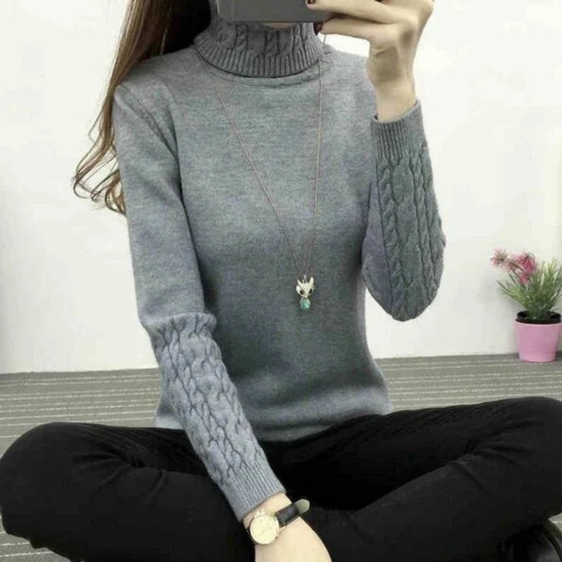 Zachte dames wintertrui: een gebreide coltrui met lange mouwen. Comfortabel & warm.