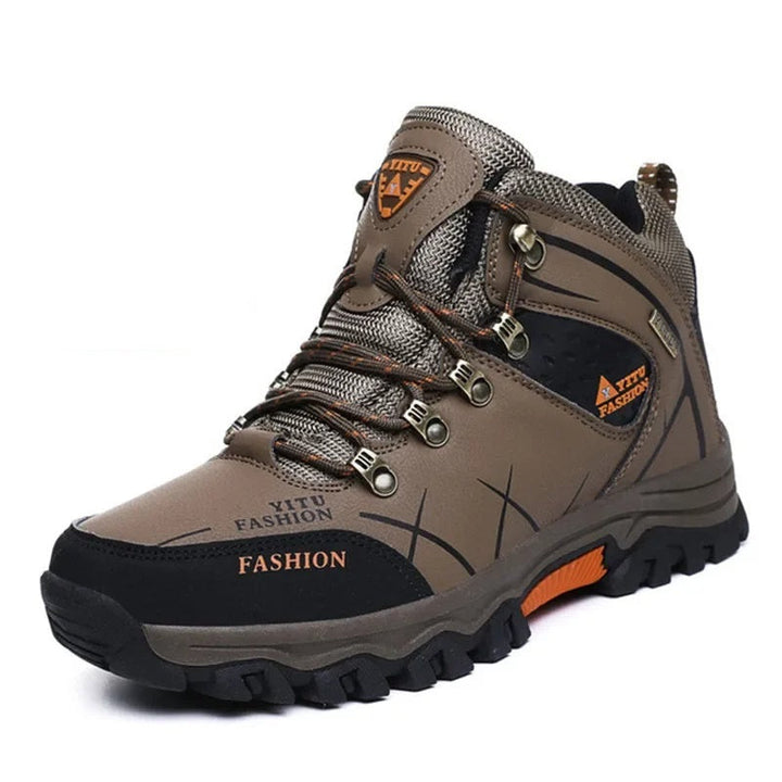 Hoge model heren snowsneakers, waterdicht en gevoerd voor maximale warmte en bescherming.