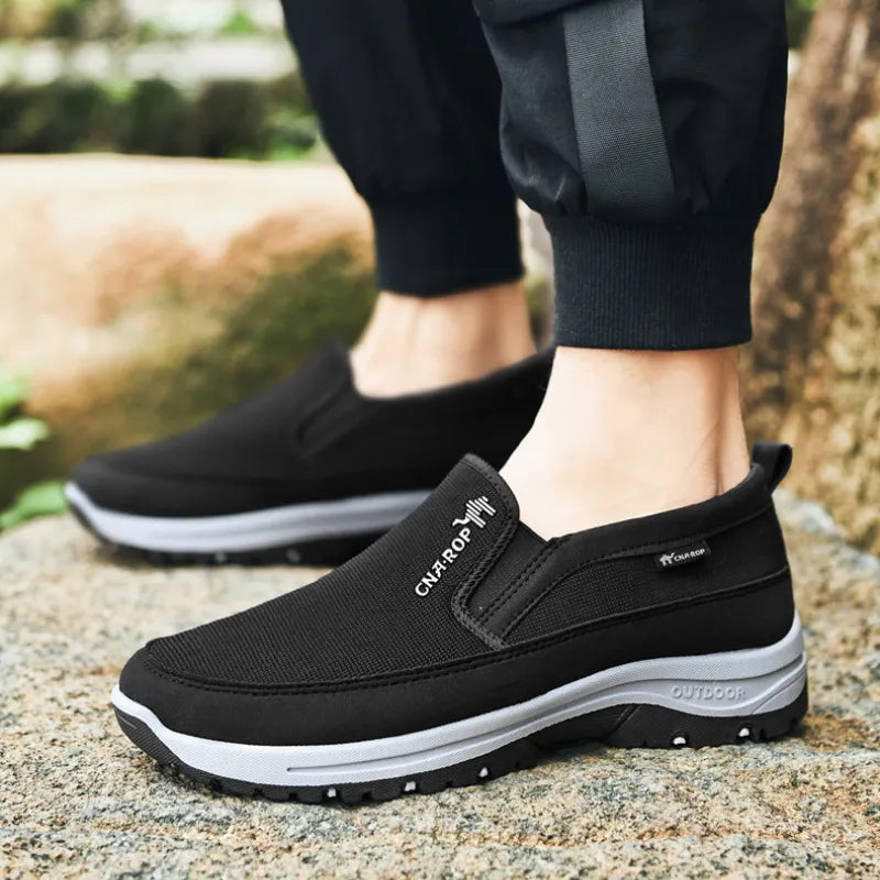 Comfortabele heren sneakers met ergonomisch ontwerp, ideaal als wandelschoenen.