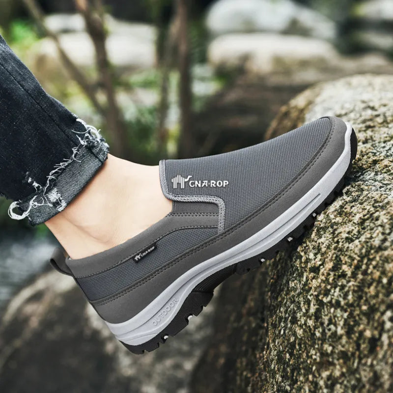 Heren sneakers die comfort en welzijn bevorderen, orthopedisch en modern design.